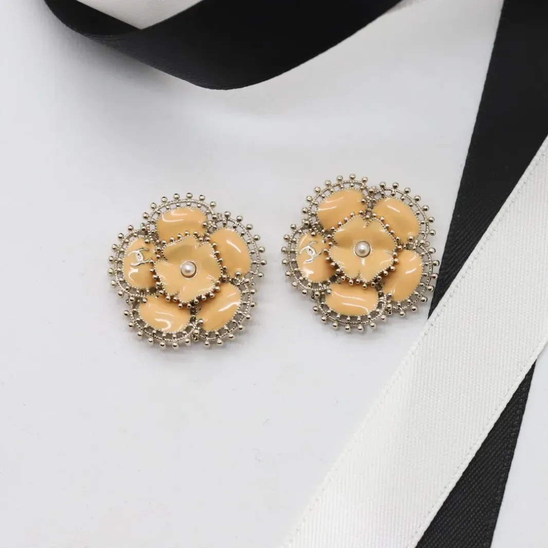 CCE502 CC earring