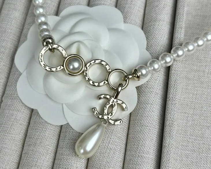 Coco letter pearl chain necklace