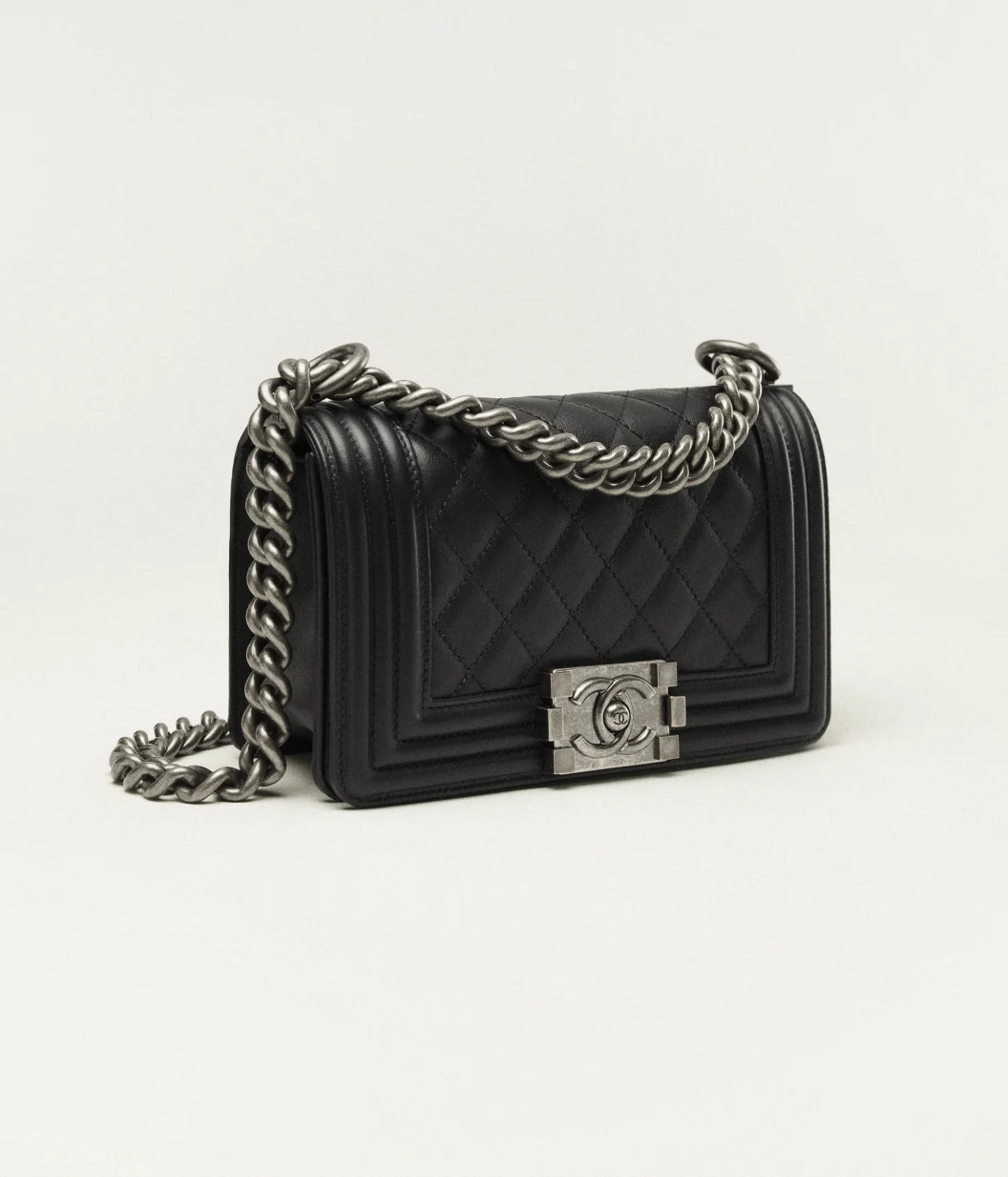 Small BOY CHANEL Handbag Calfskin & Ruthenium-Finish Metal Black