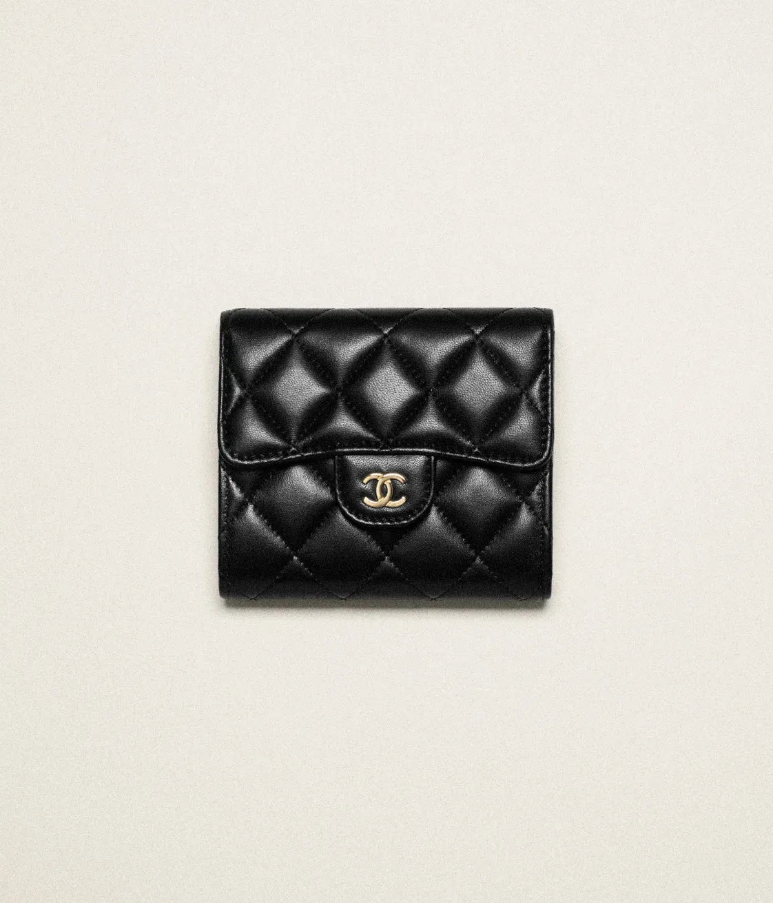CLASSIC SMALL FLAP WALLET