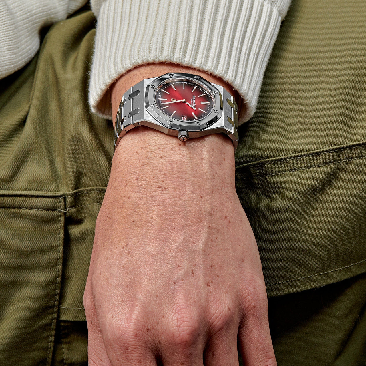 ROYAL OAK “JUMBO” EXTRA-THIN Smoked Burgundy Dial 39mm