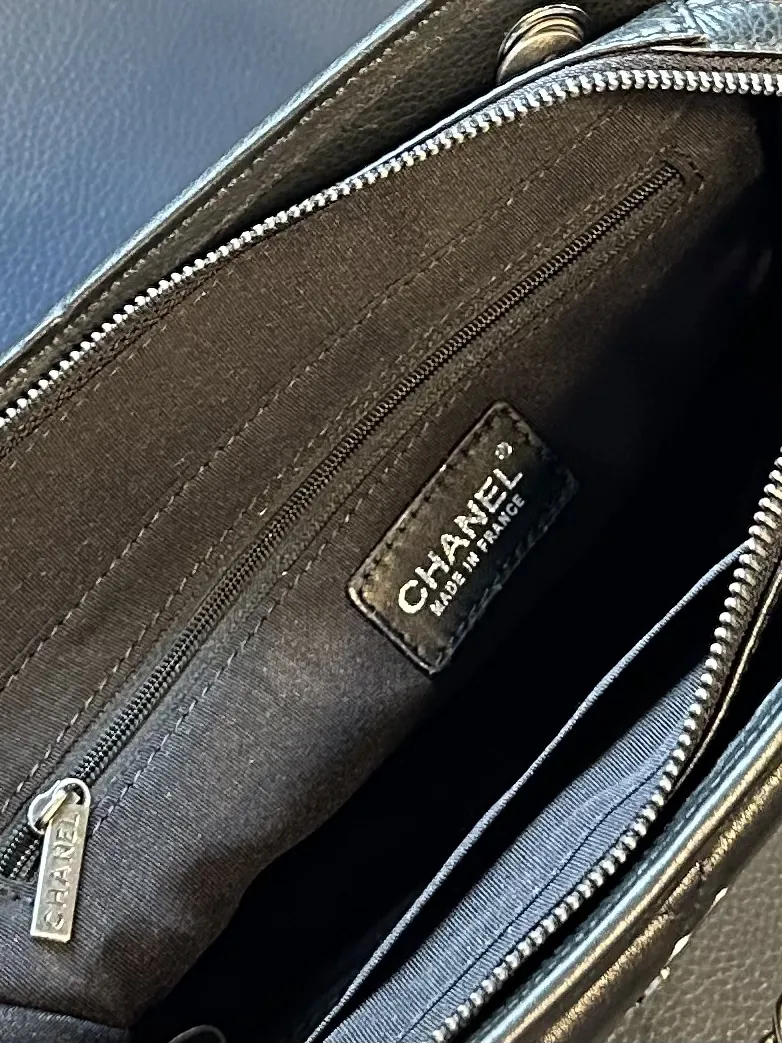 Calfskin Quilted Small Casual Riviera Zip Shoulder Bag Black