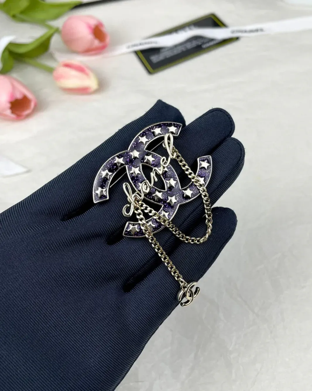 High quality Star CC brooch