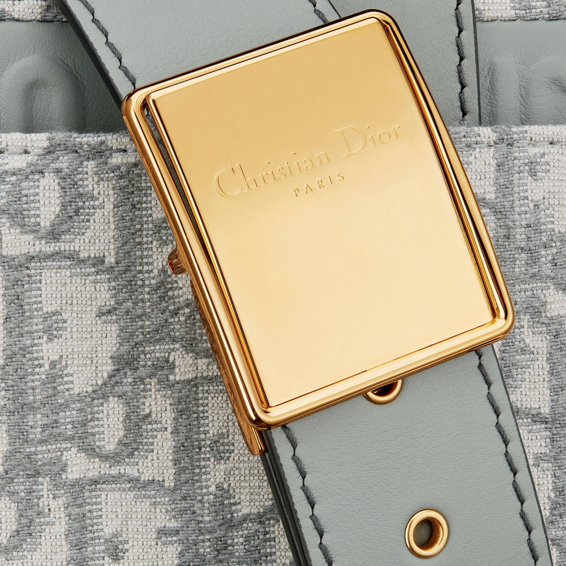 30 MONTAIGNE BOX BAG