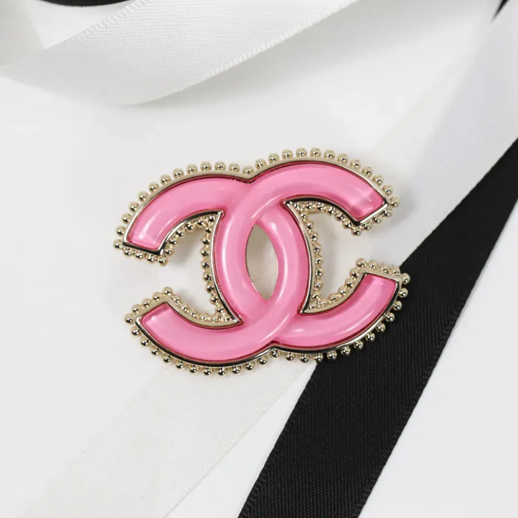 High quality 24P Pink CC brooch