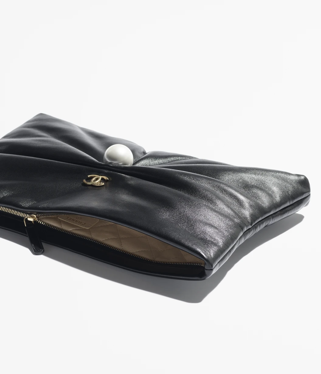 Large Clutch Shiny Lambskin, Imitation Pearl & Gold-Tone Metal Black