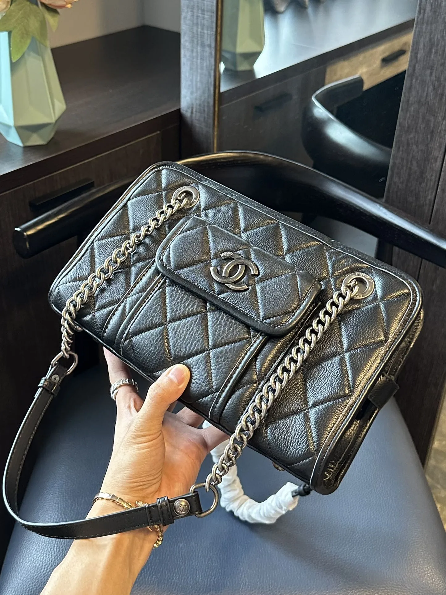 Calfskin Quilted Small Casual Riviera Zip Shoulder Bag Black