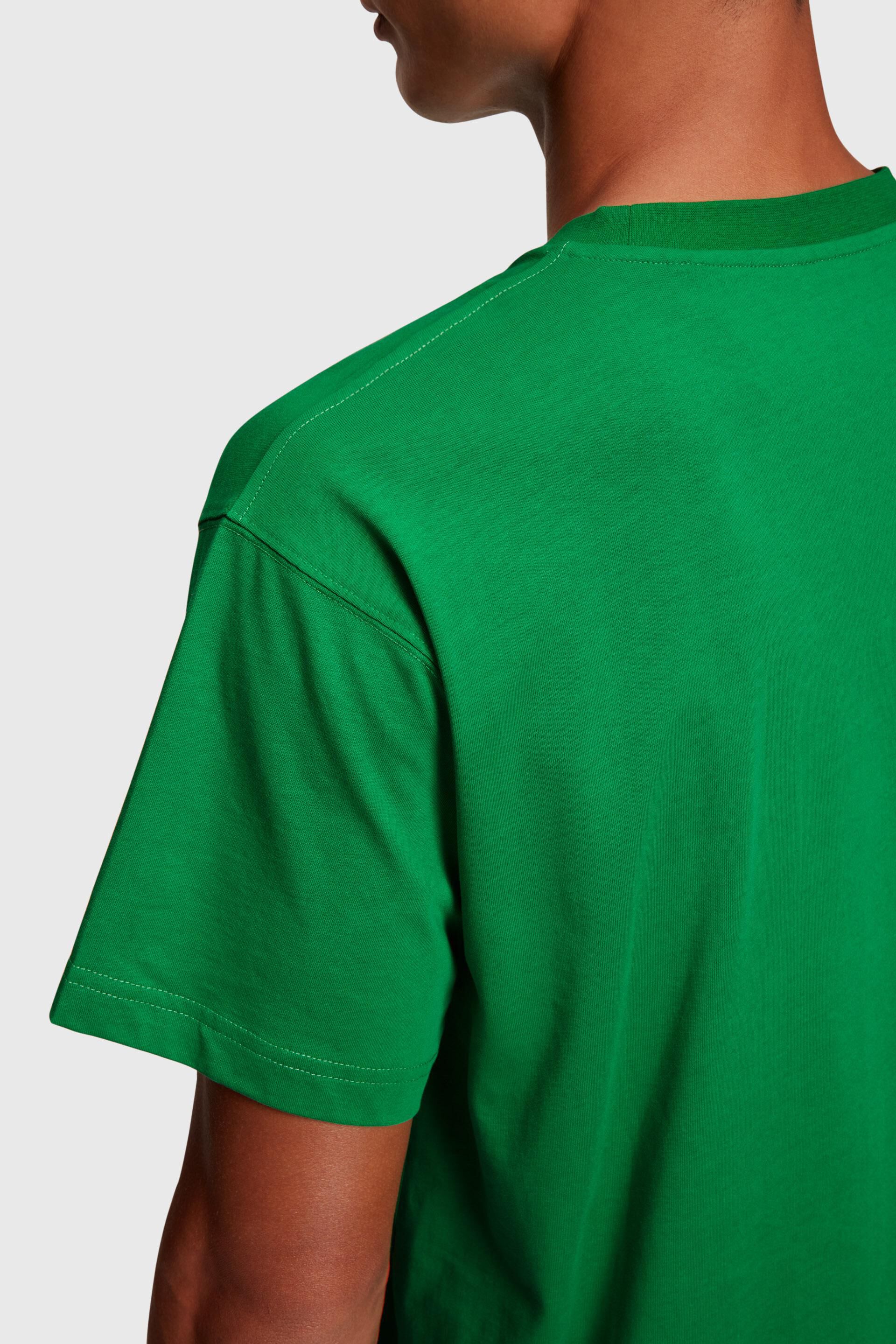 Esprit der mit Brust T-Shirt Logo-Applikation auf aufgeflockter
