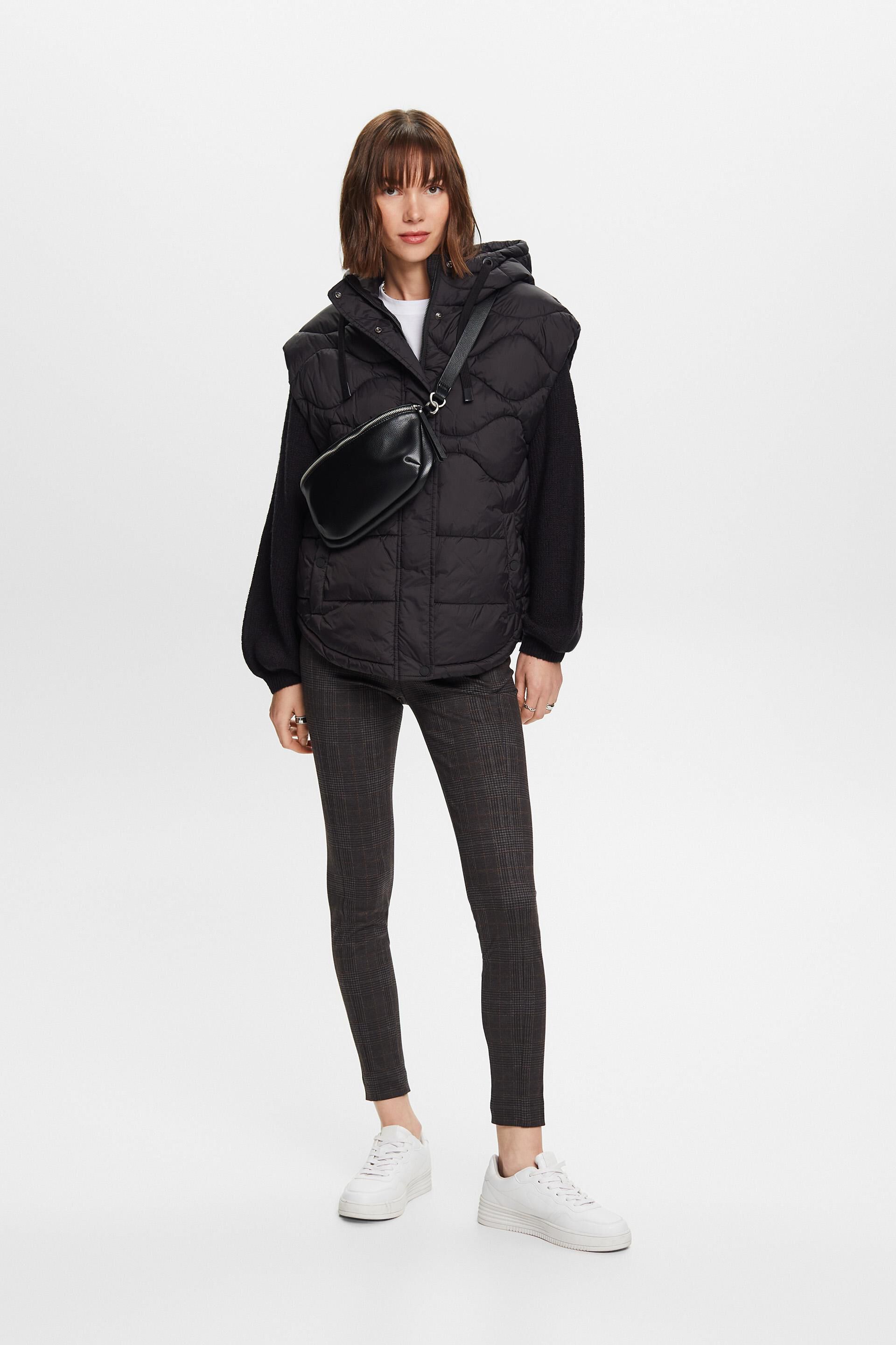 Esprit with waistcoat Recycled: a quilted hood