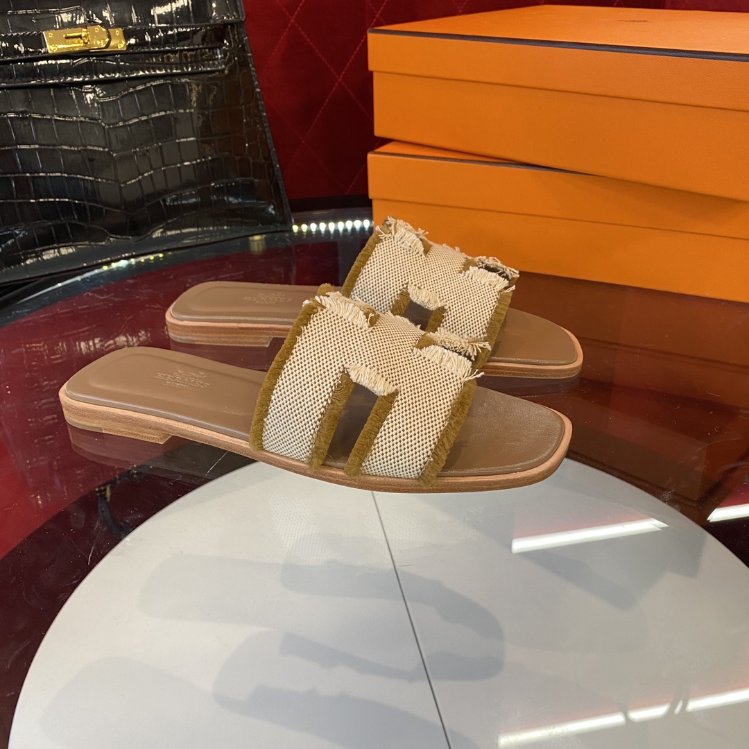 Hermes Slipper