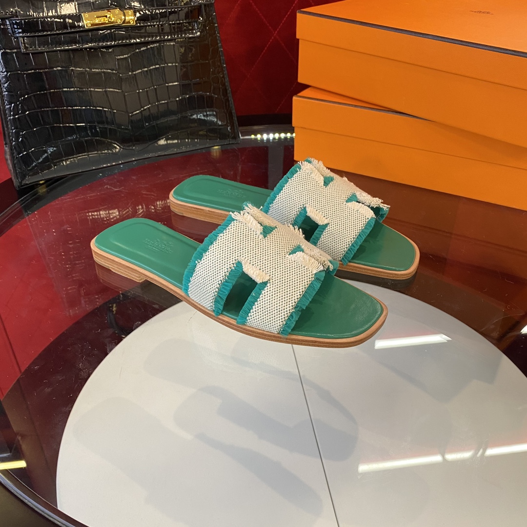Hermes Slipper