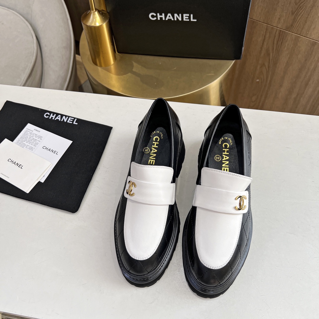 Chanel Flatform shoes