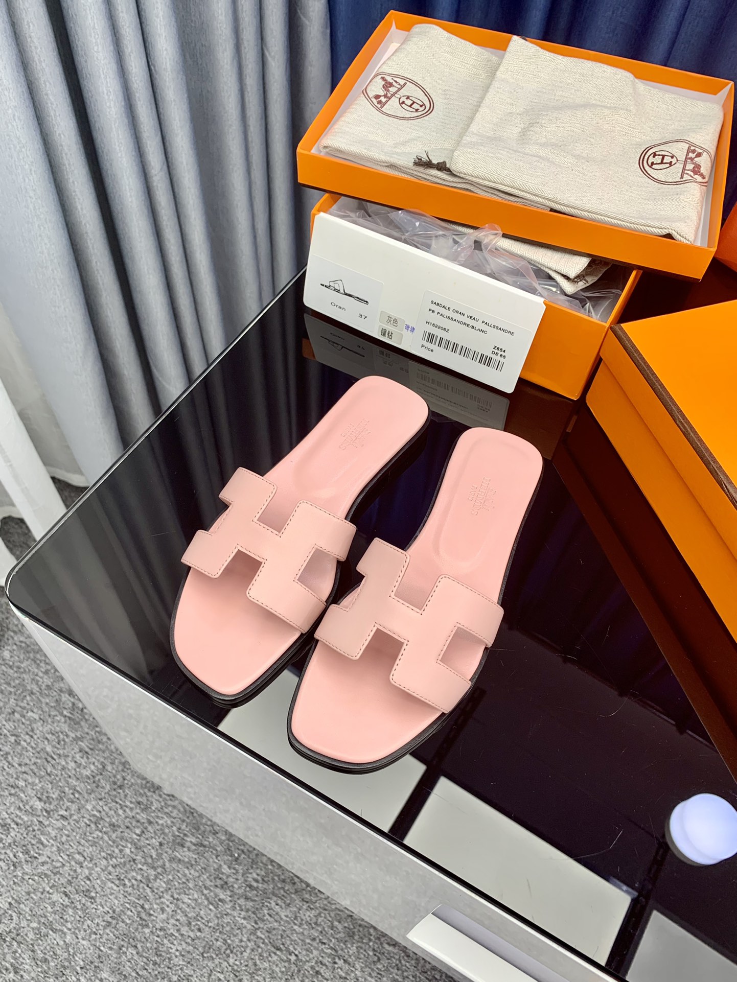 Hermes Slippers （Embossed crocodile print）