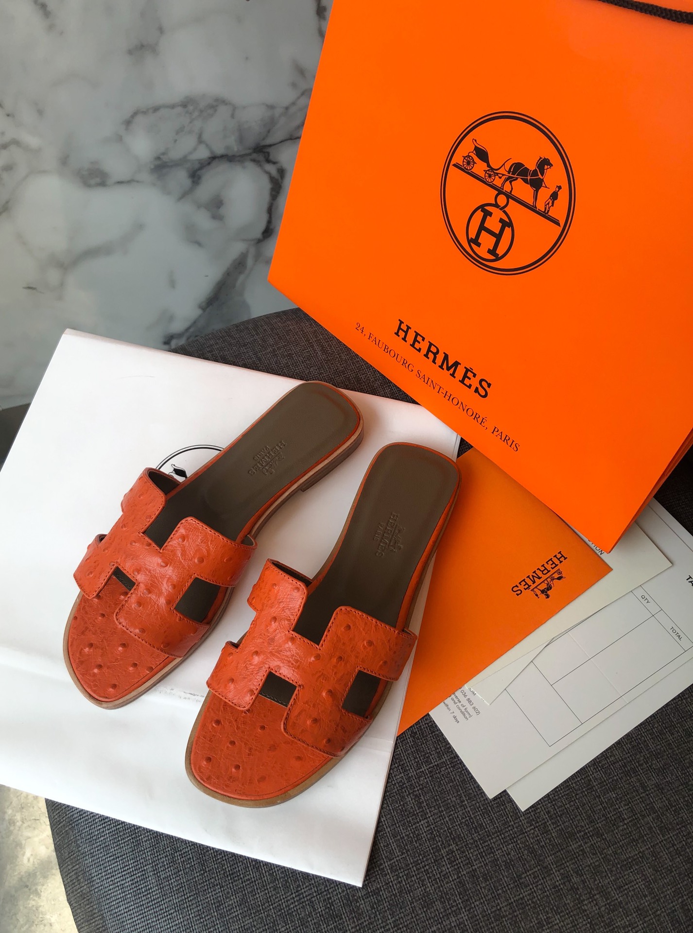 Hermes Slippers （Embossed ostrich pattern）