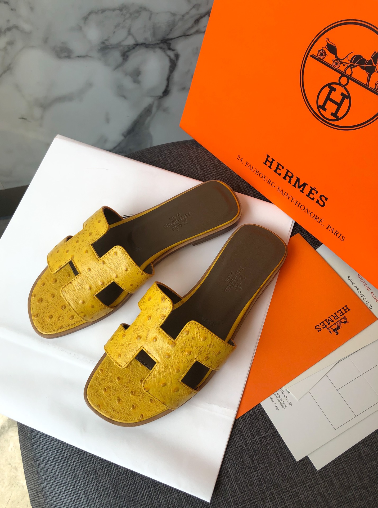 Hermes Slippers （Embossed ostrich pattern）