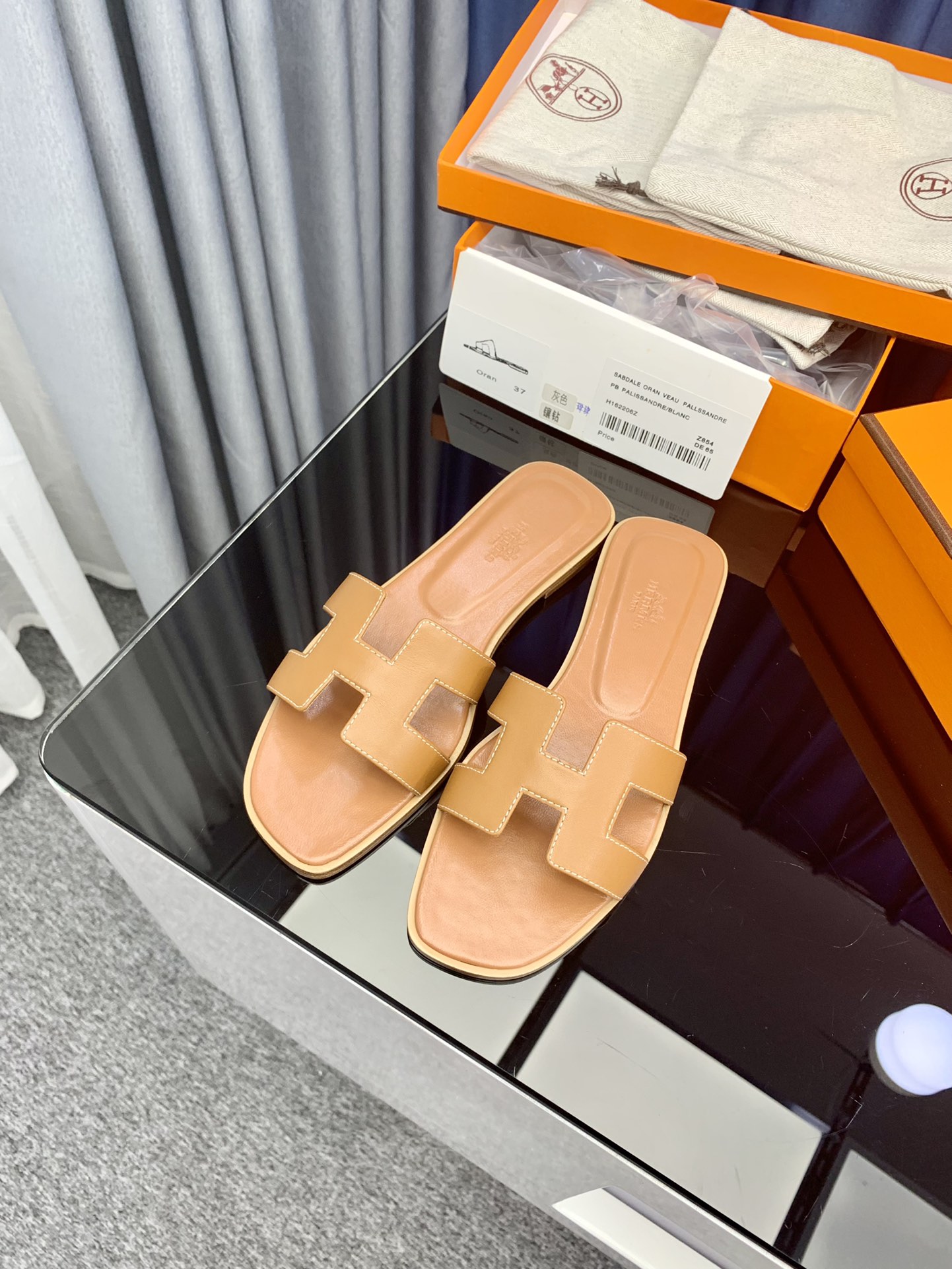 Hermes Slippers （Embossed crocodile print）