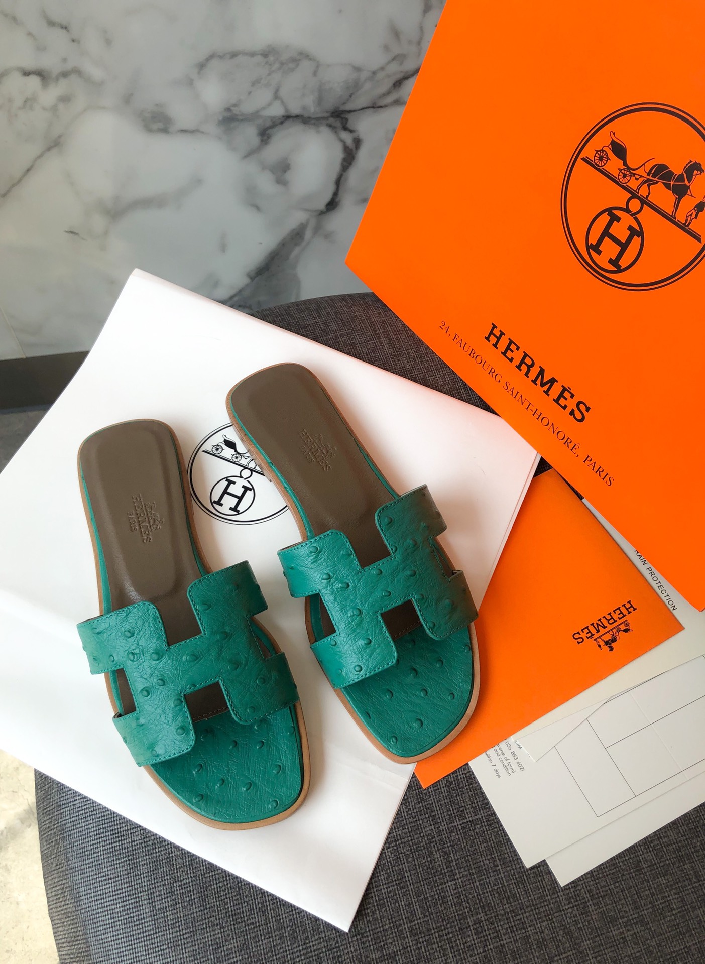 Hermes Slippers （Embossed ostrich pattern）