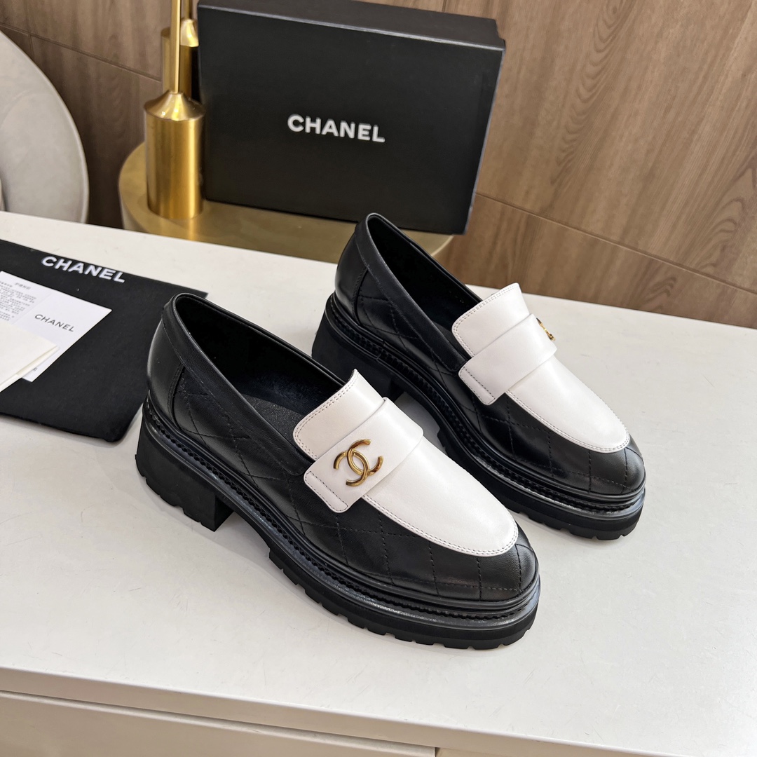 Chanel Flatform shoes