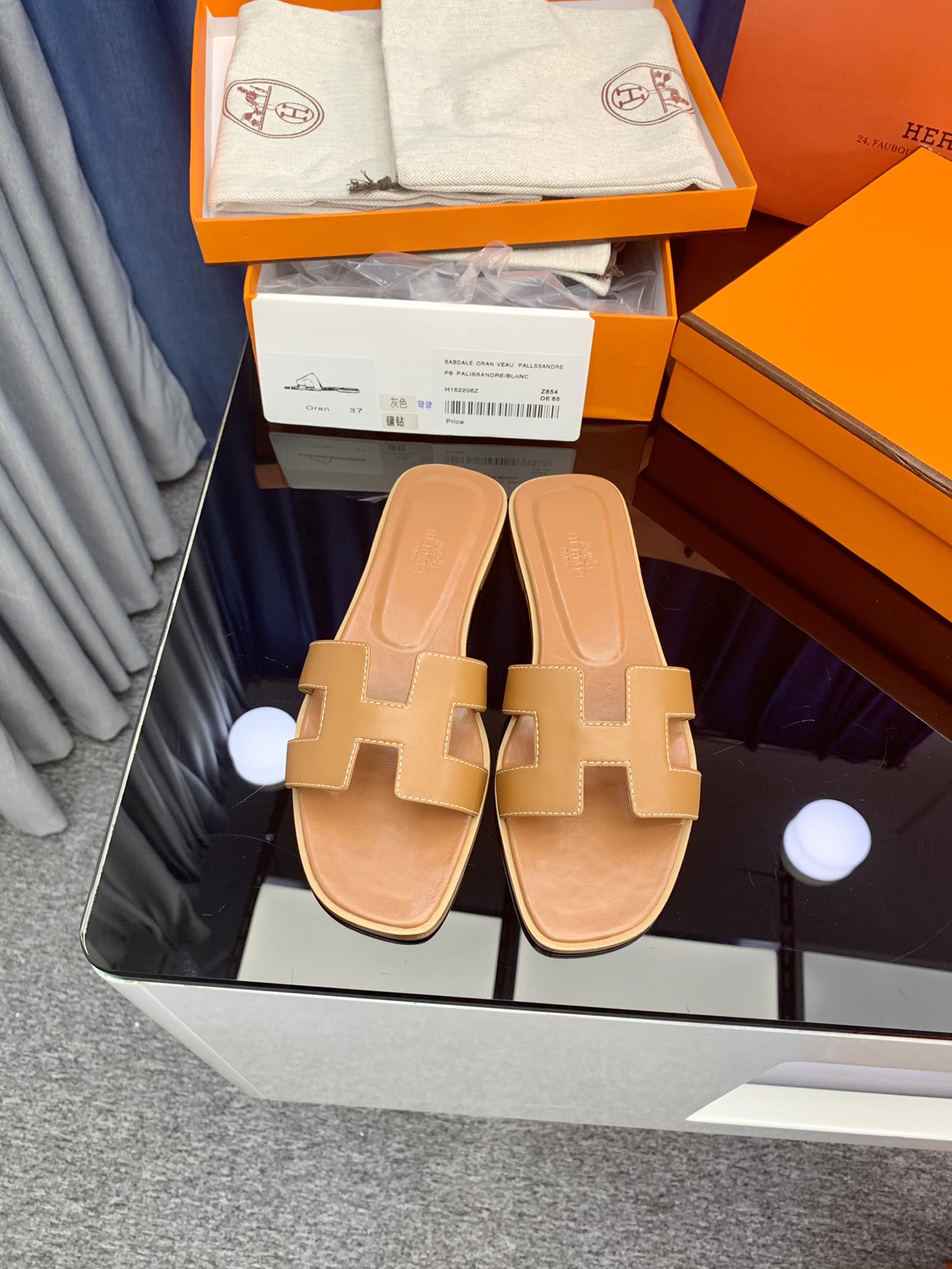 Hermes Slippers （Embossed crocodile print）