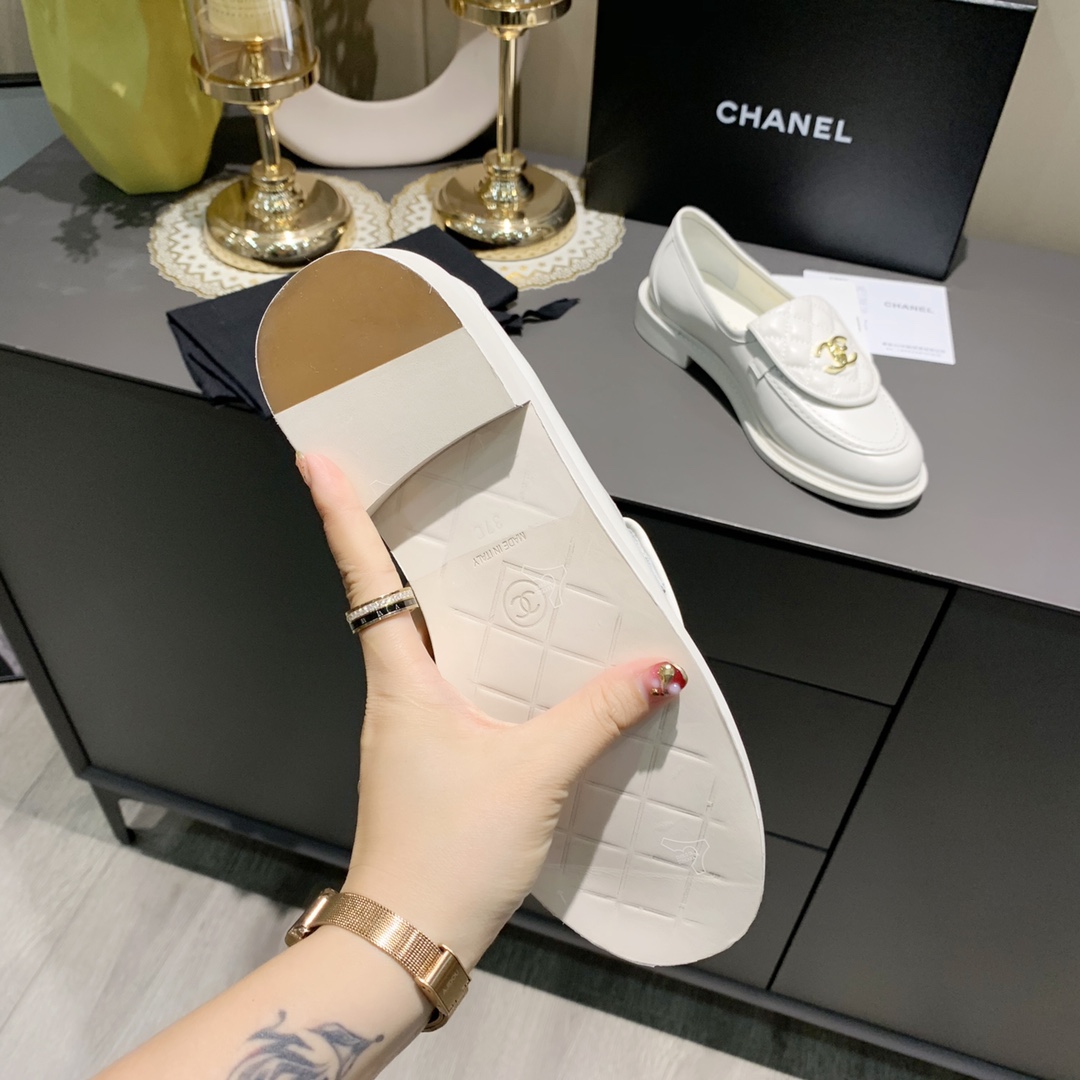 Chanel Flatform shoes
