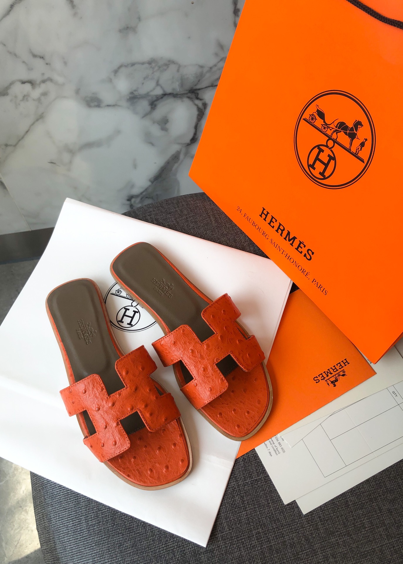 Hermes Slippers （Embossed ostrich pattern）
