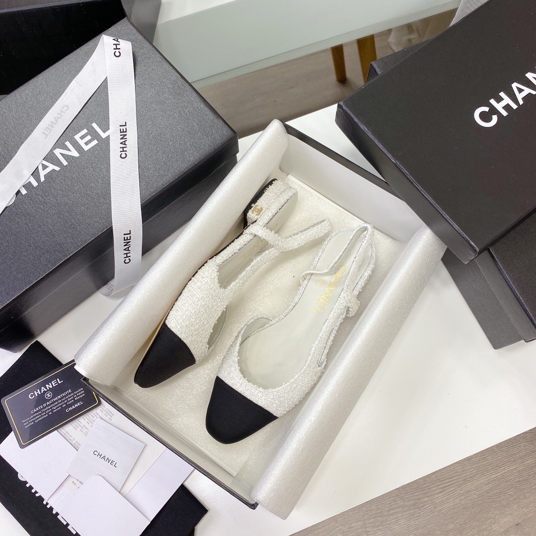Chanel Flat shoes