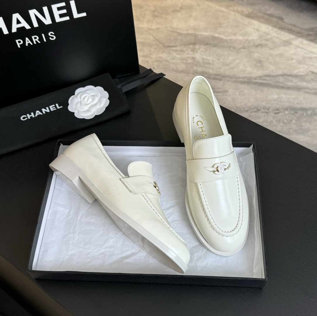 Chanel Flatform shoes