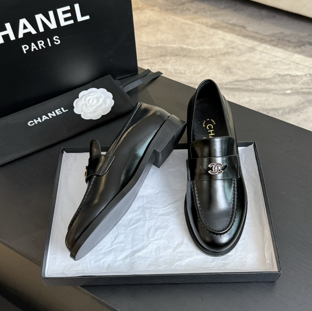 Chanel Flatform shoes