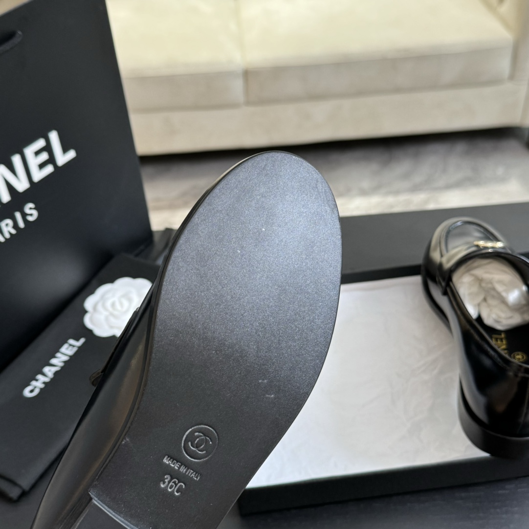 Chanel Flatform shoes