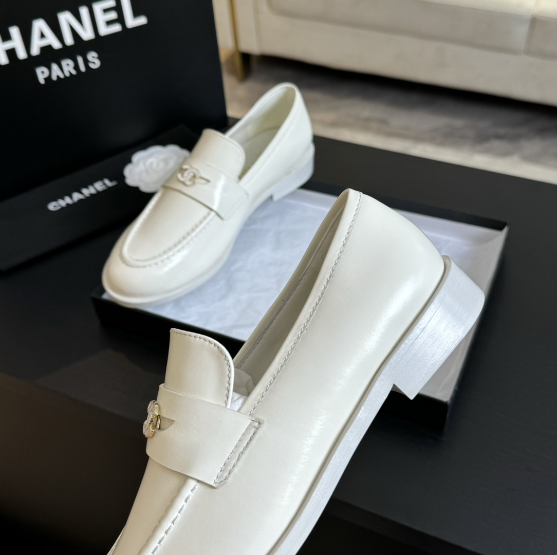 Chanel Flatform shoes