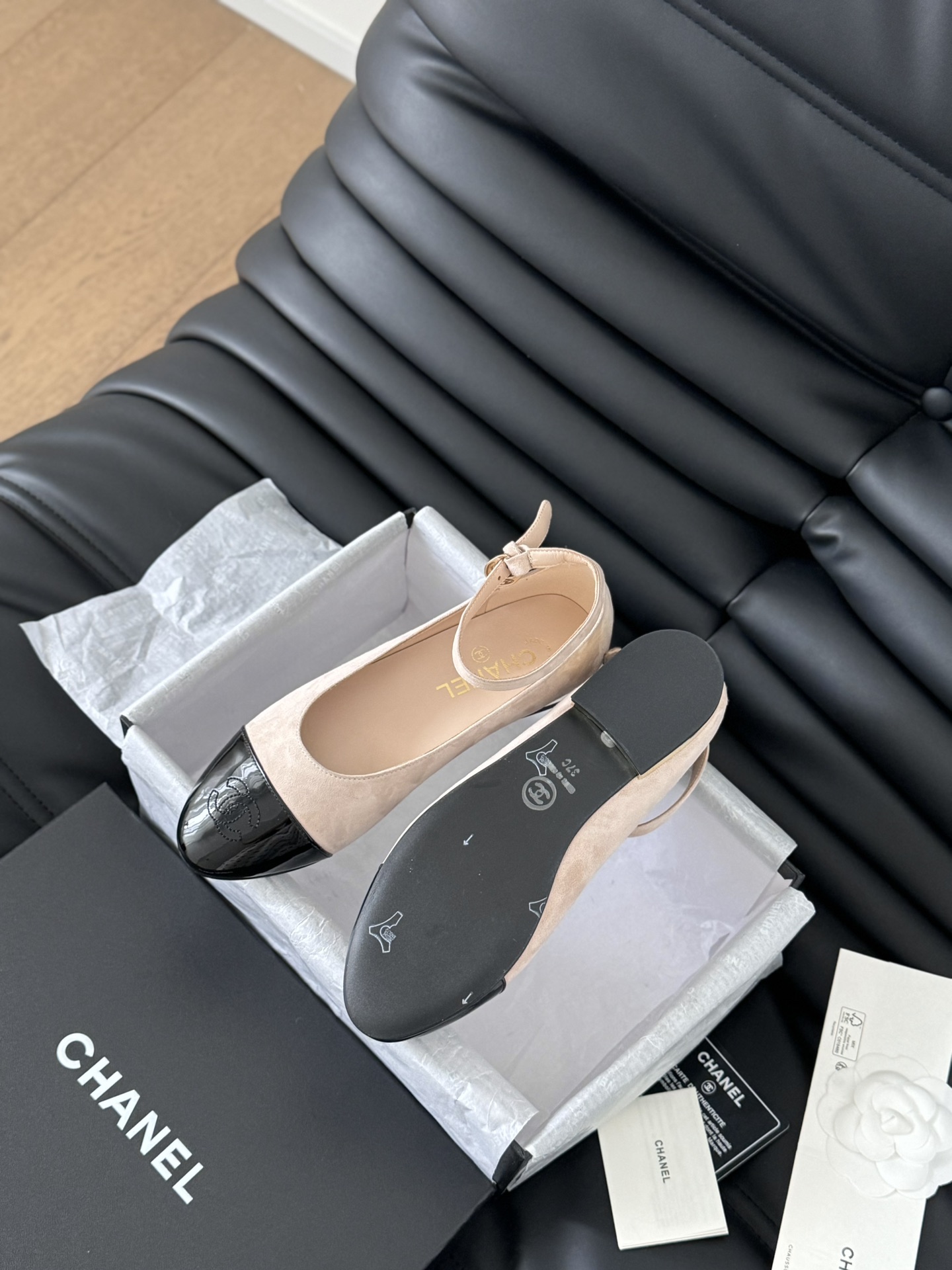 Chanel Flat shoes