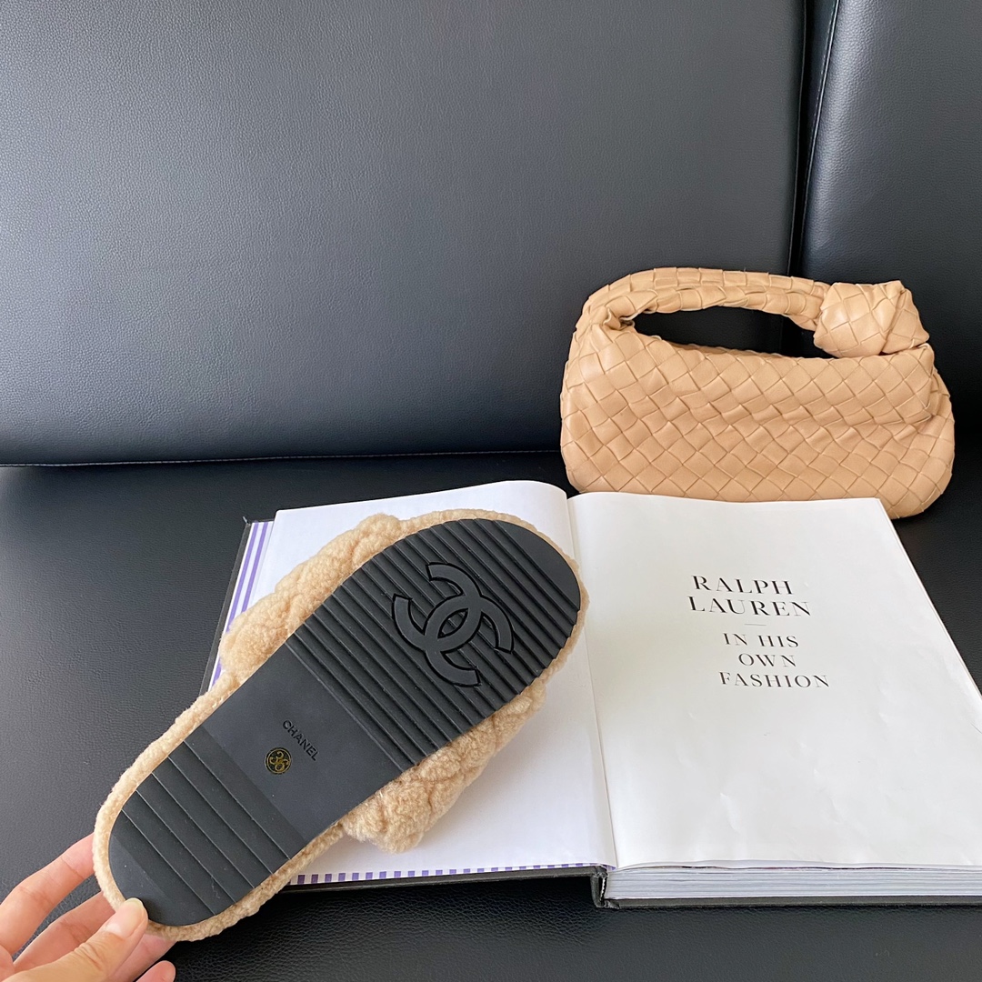 Chanel Rabbit fur slippers