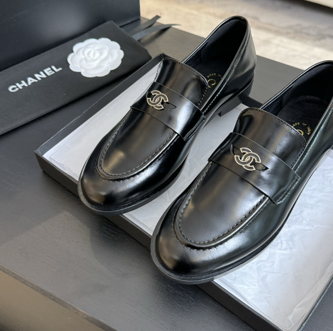 Chanel Flatform shoes