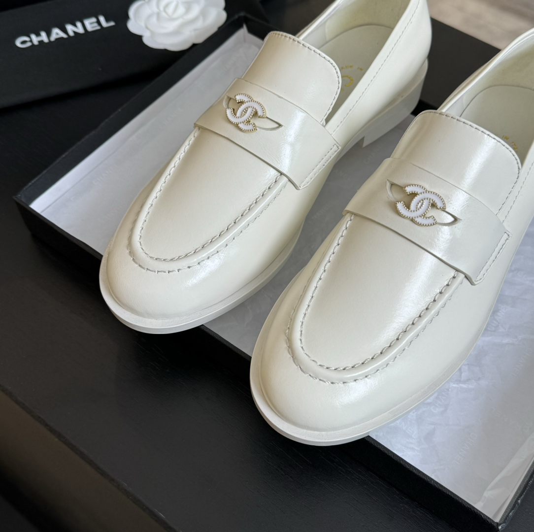 Chanel Flatform shoes