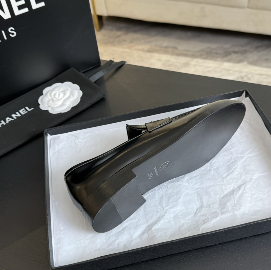 Chanel Flatform shoes