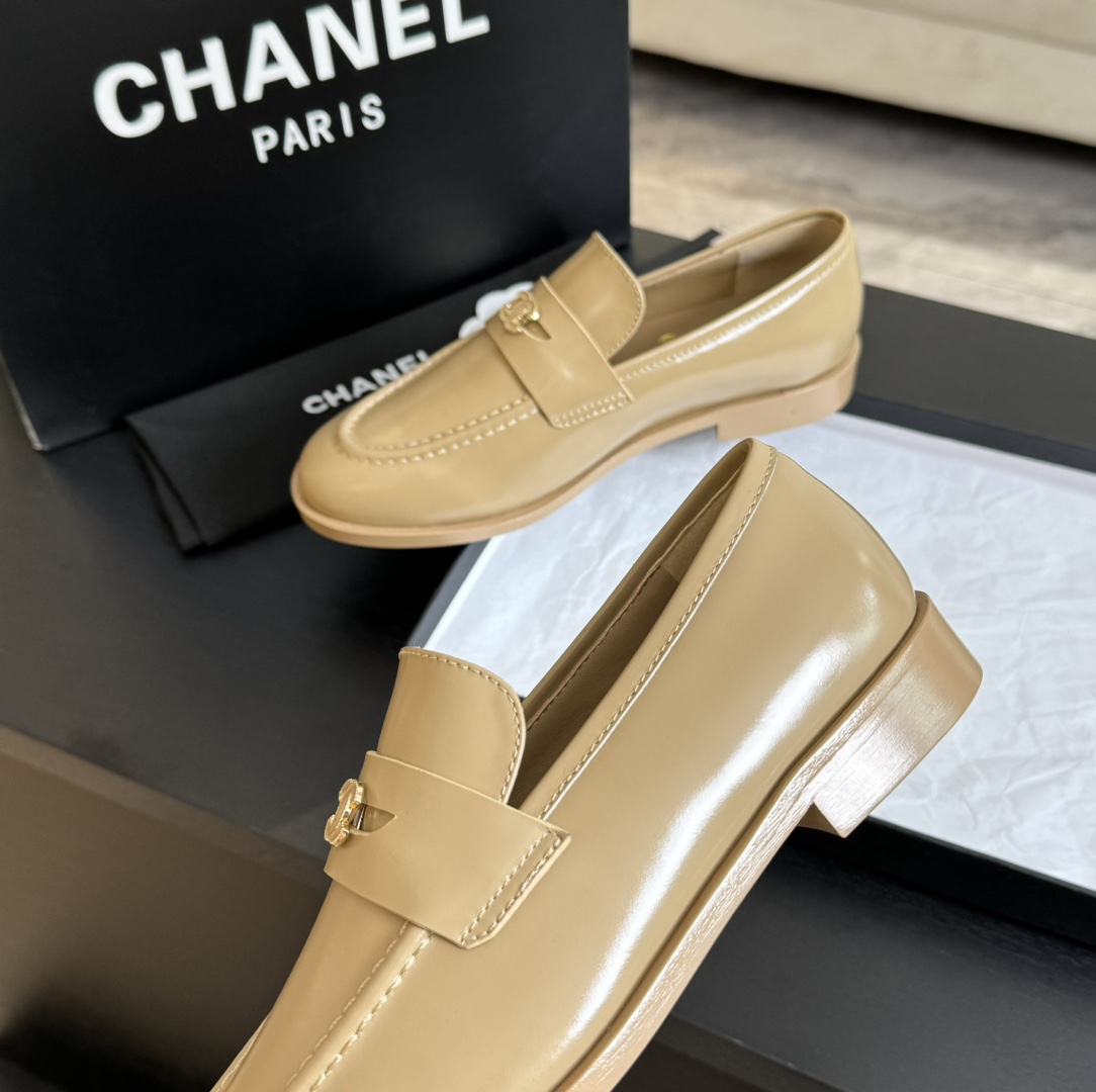 Chanel Flatform shoes