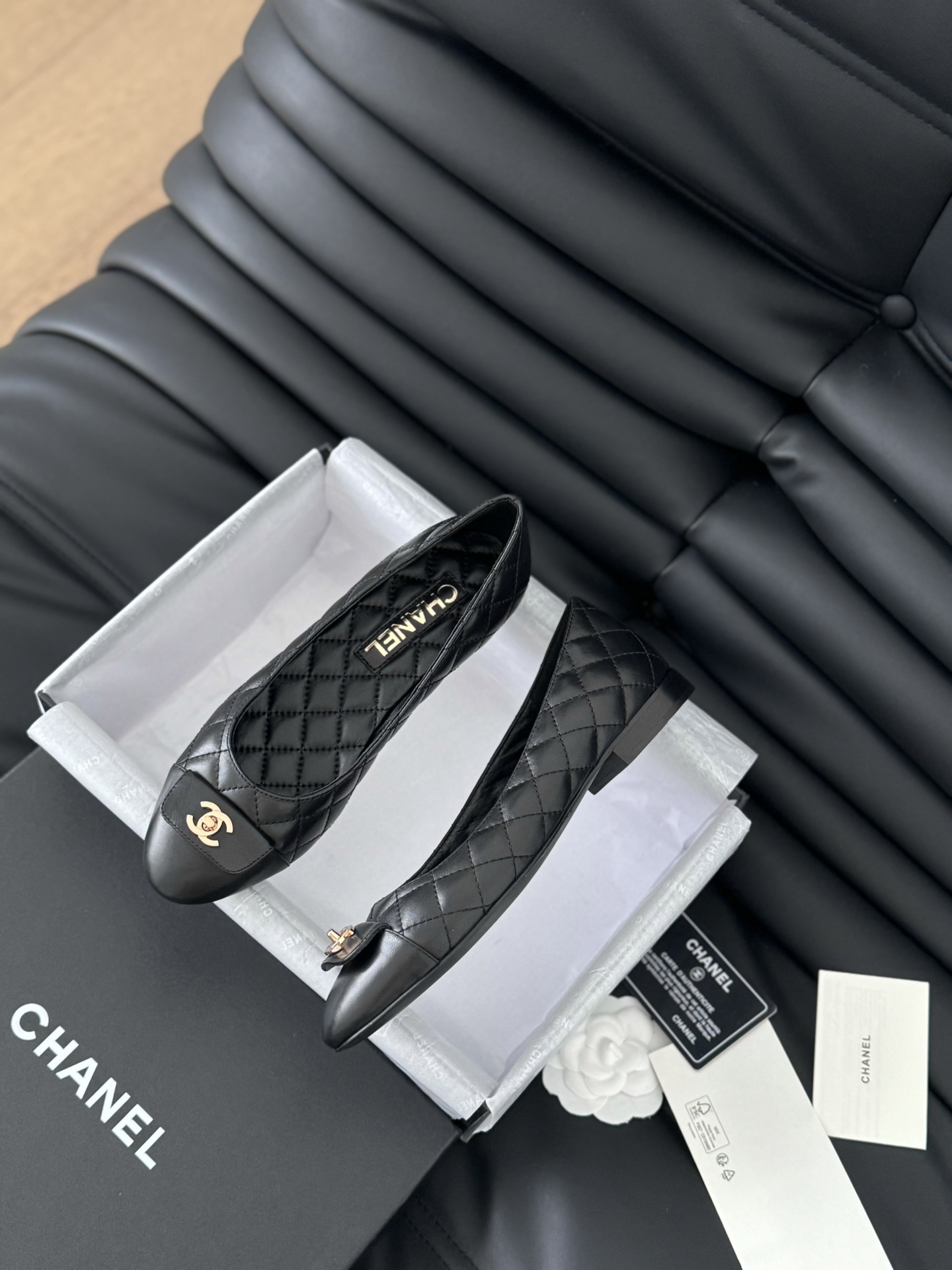 Chanel Flat shoes
