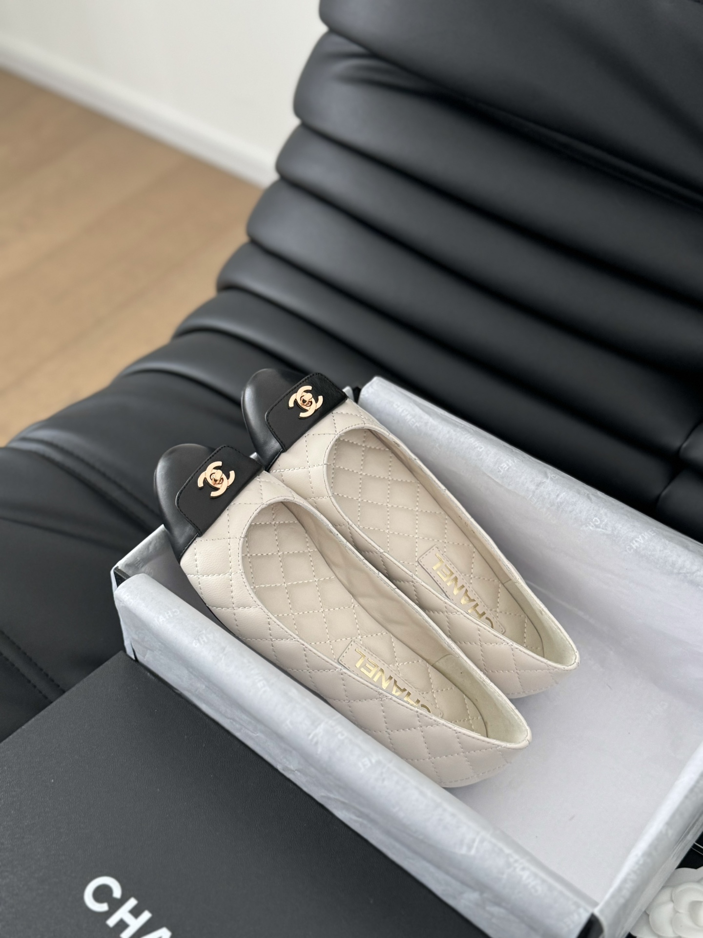 Chanel Flat shoes