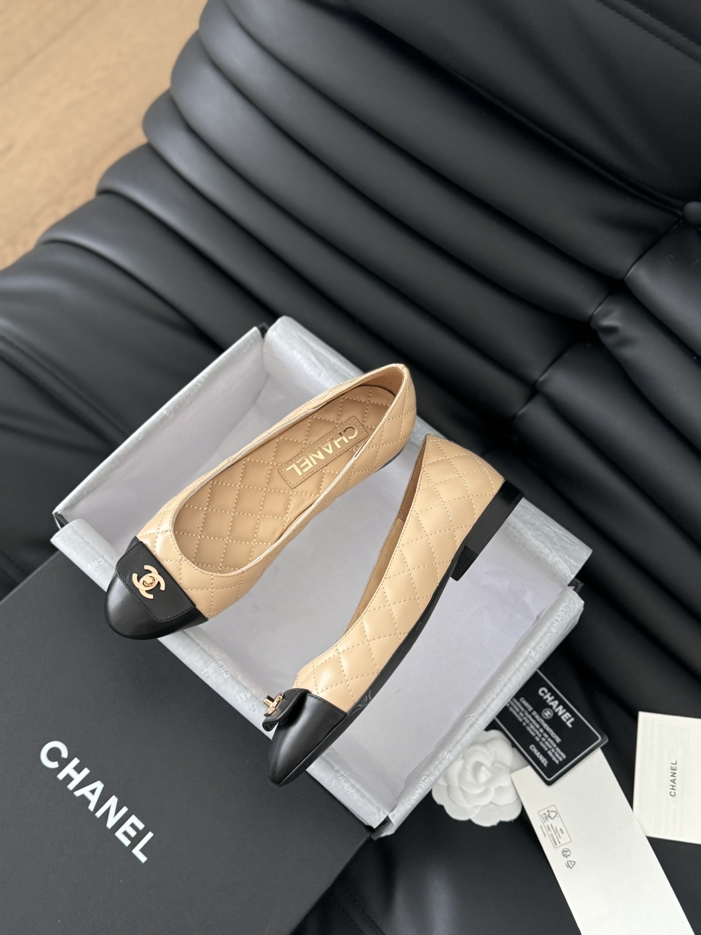 Chanel Flat shoes