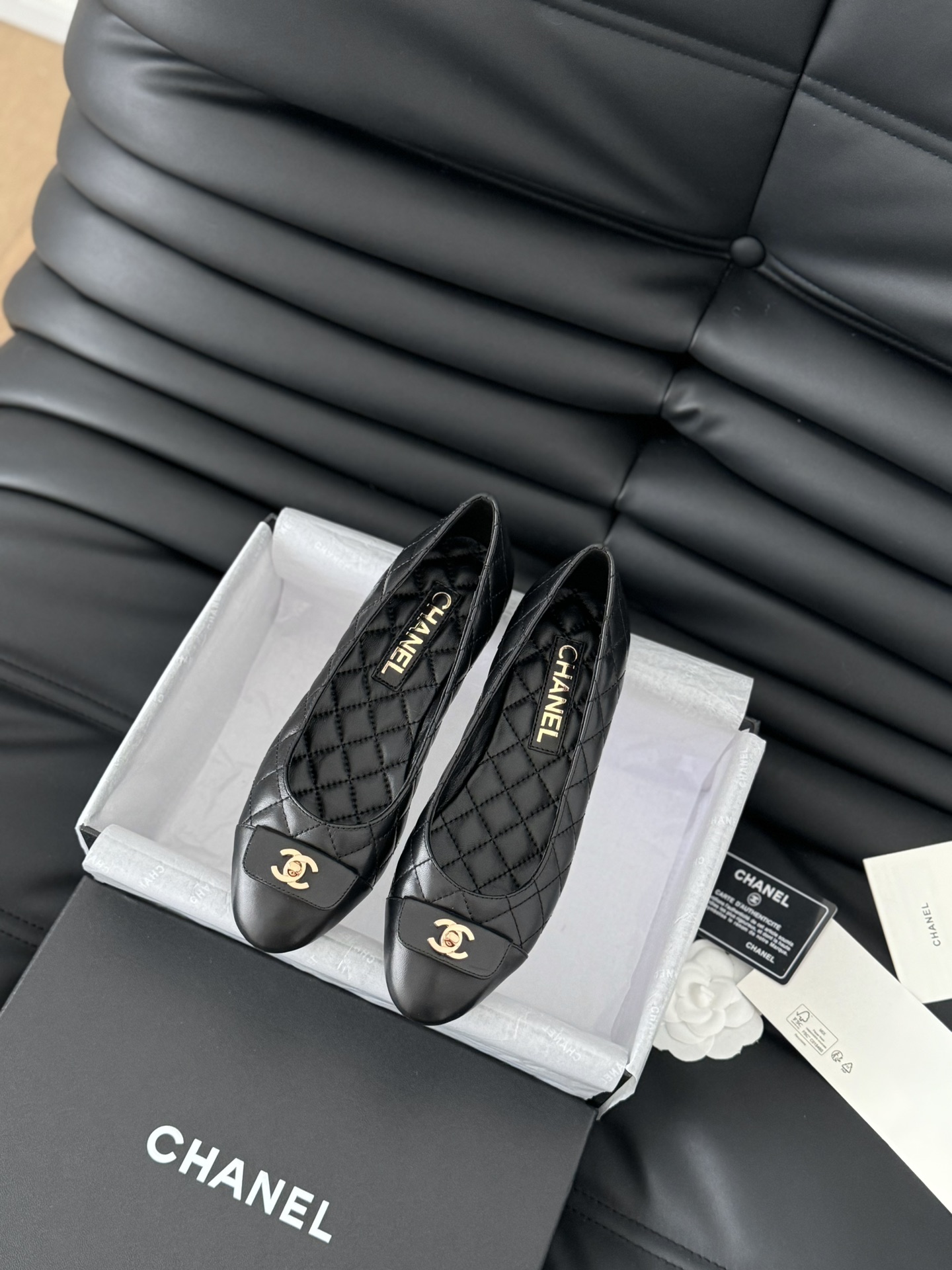 Chanel Flat shoes