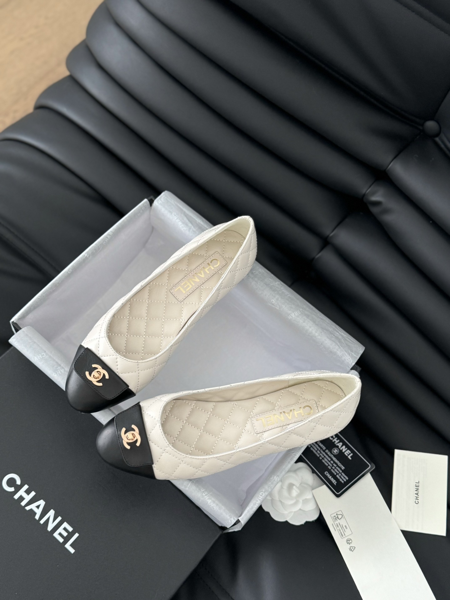 Chanel Flat shoes