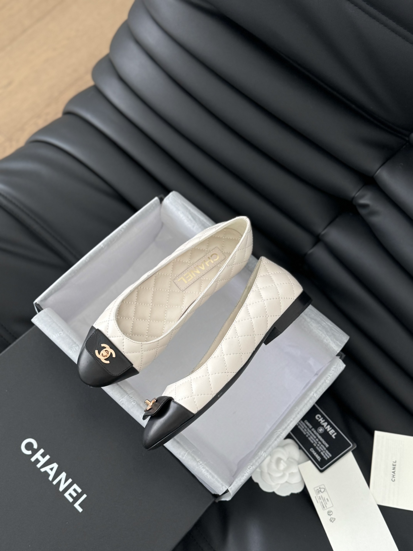 Chanel Flat shoes