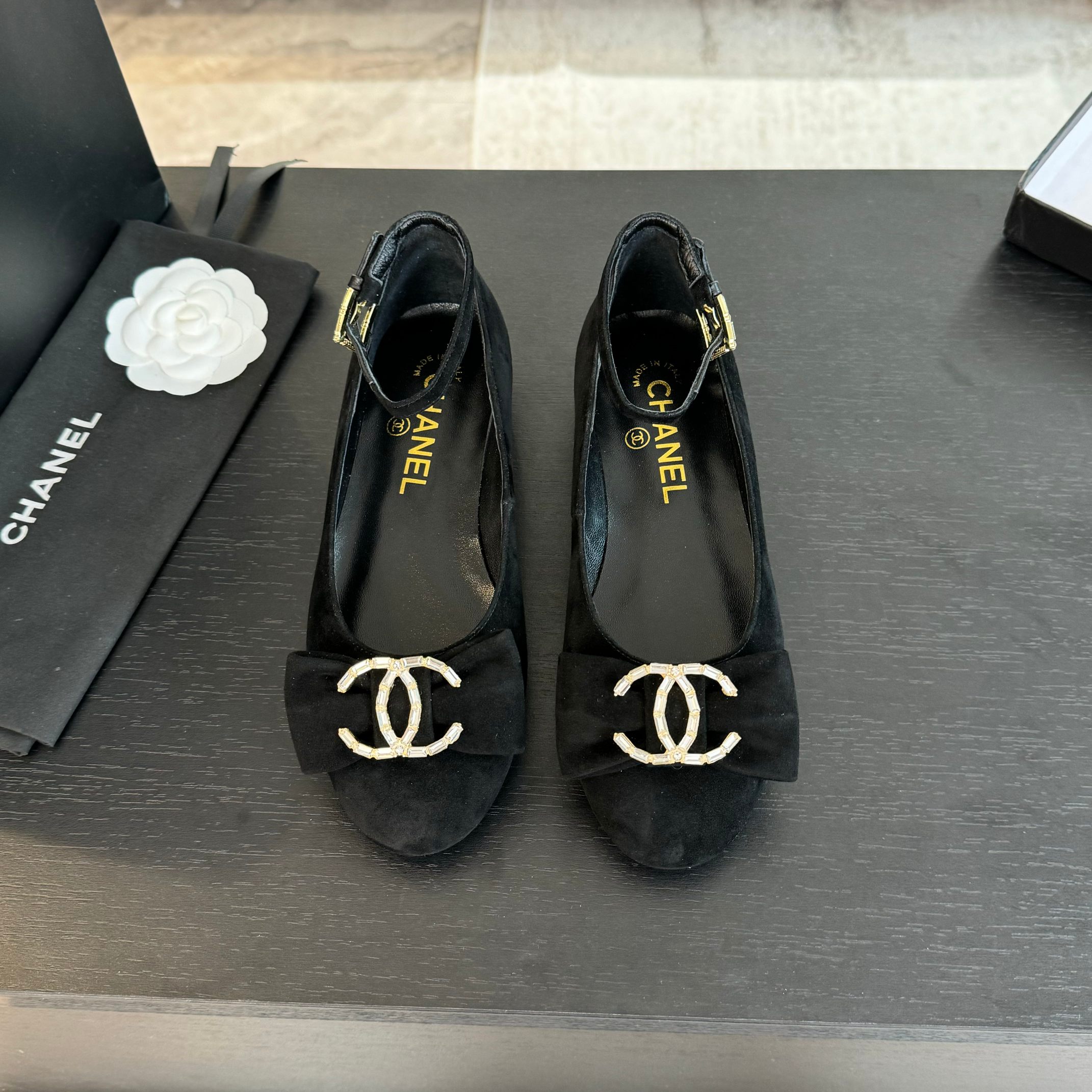 Chanel Flat shoes