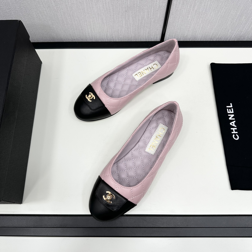 Chanel Flat shoes