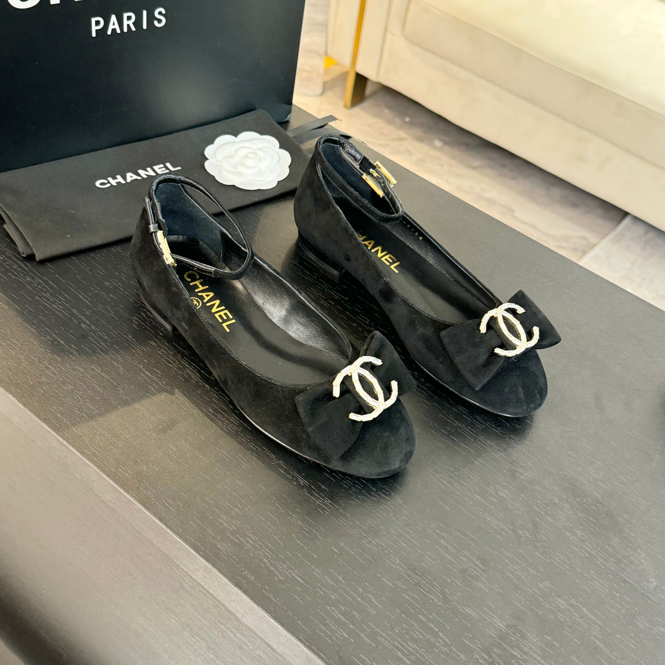 Chanel Flat shoes