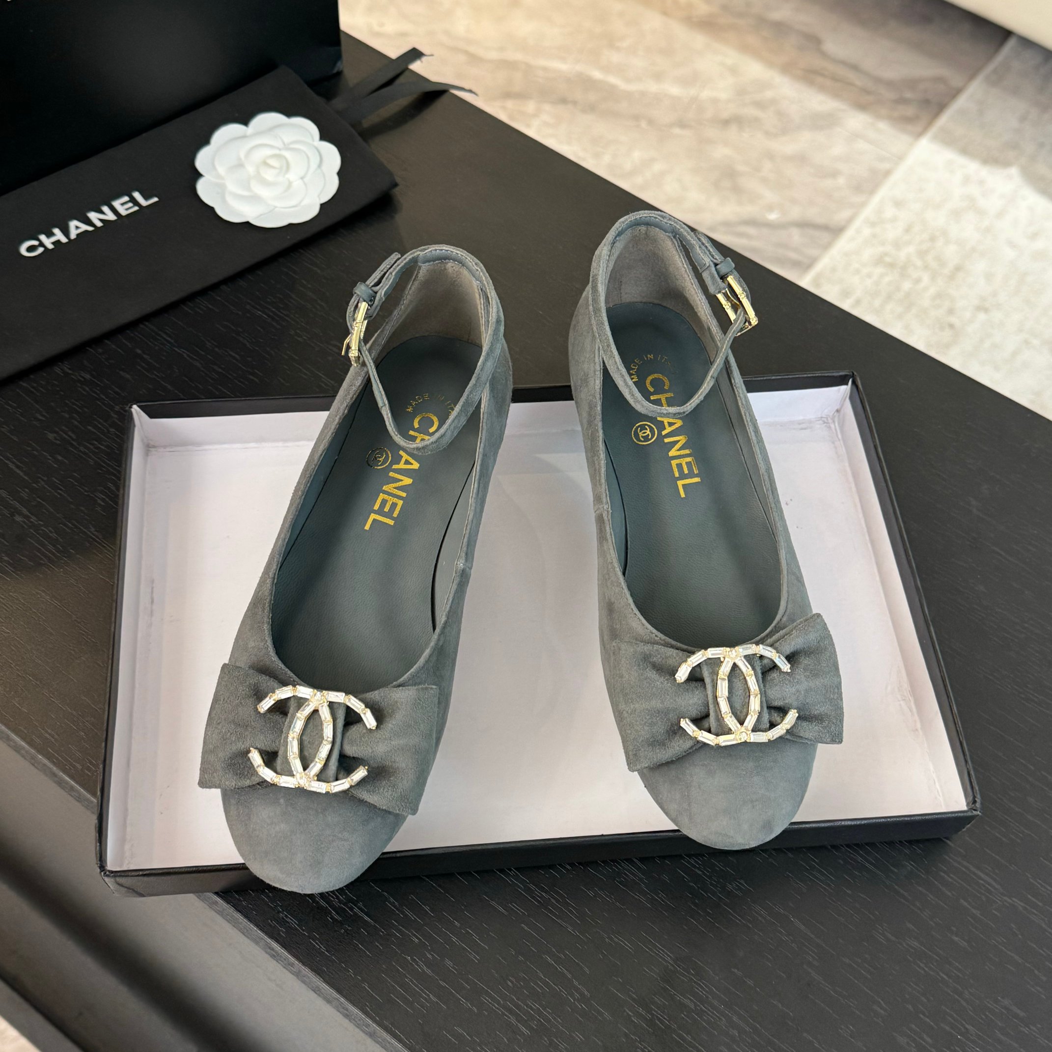 Chanel Flat shoes