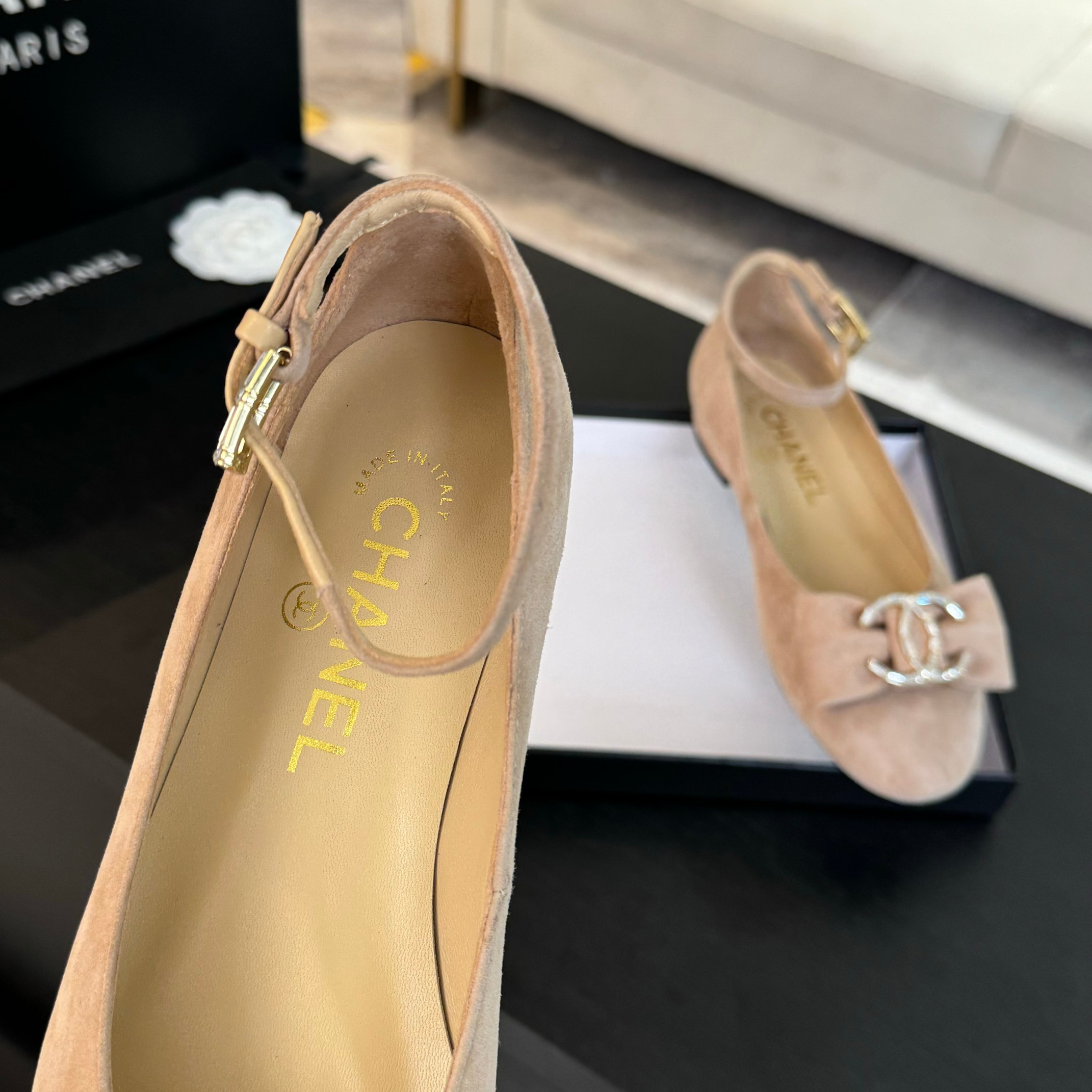 Chanel Flat shoes