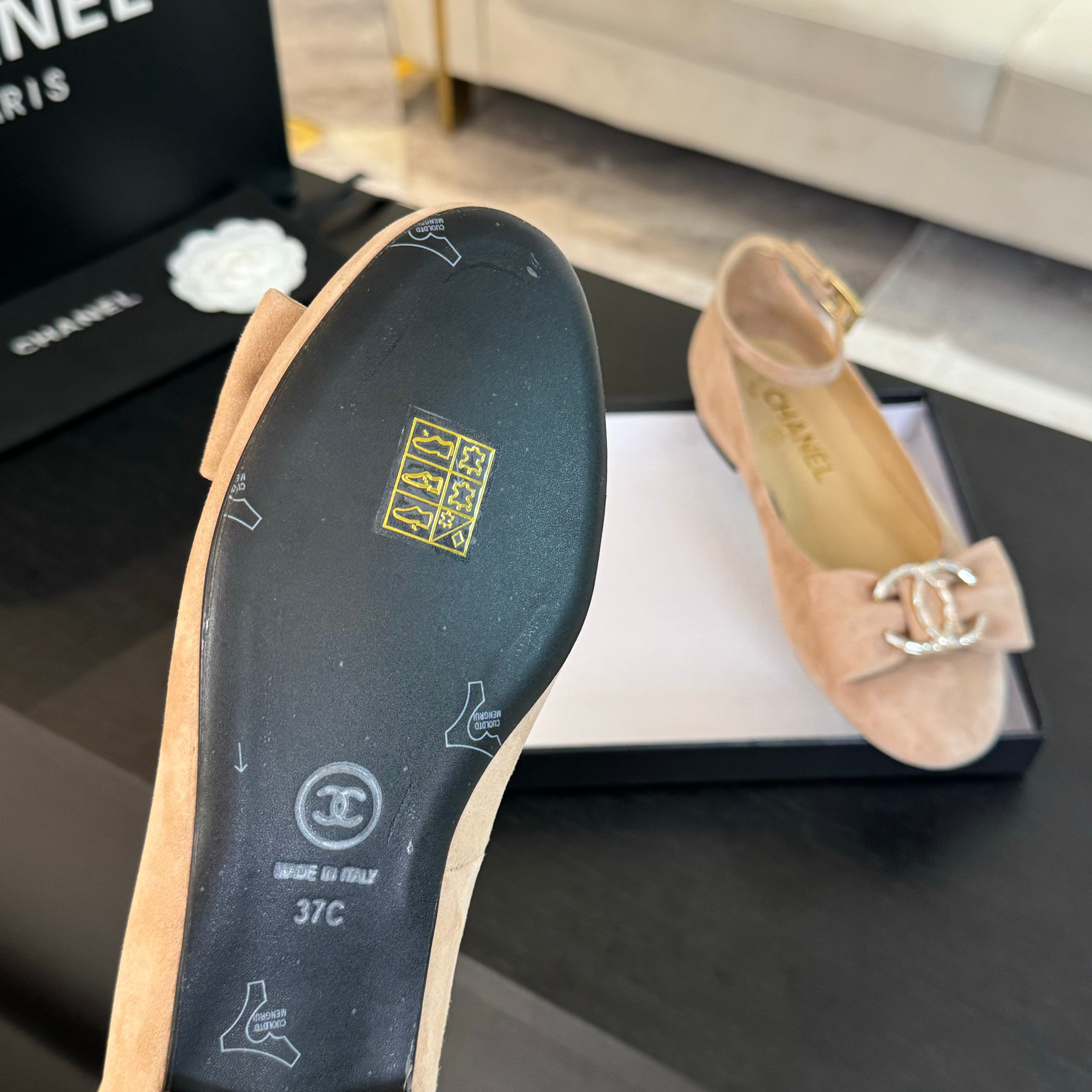 Chanel Flat shoes