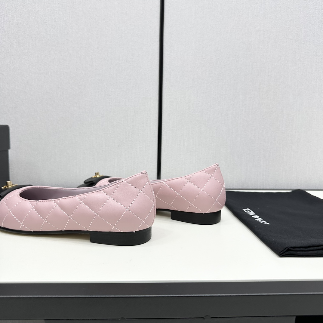 Chanel Flat shoes