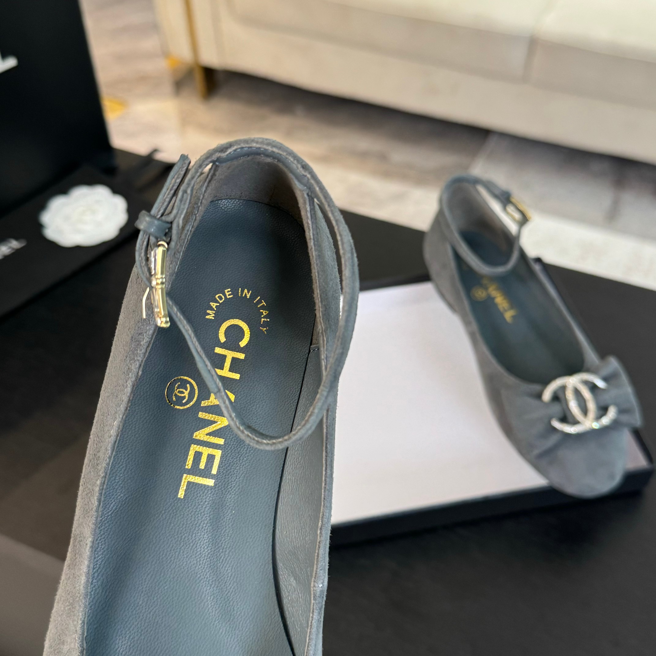 Chanel Flat shoes
